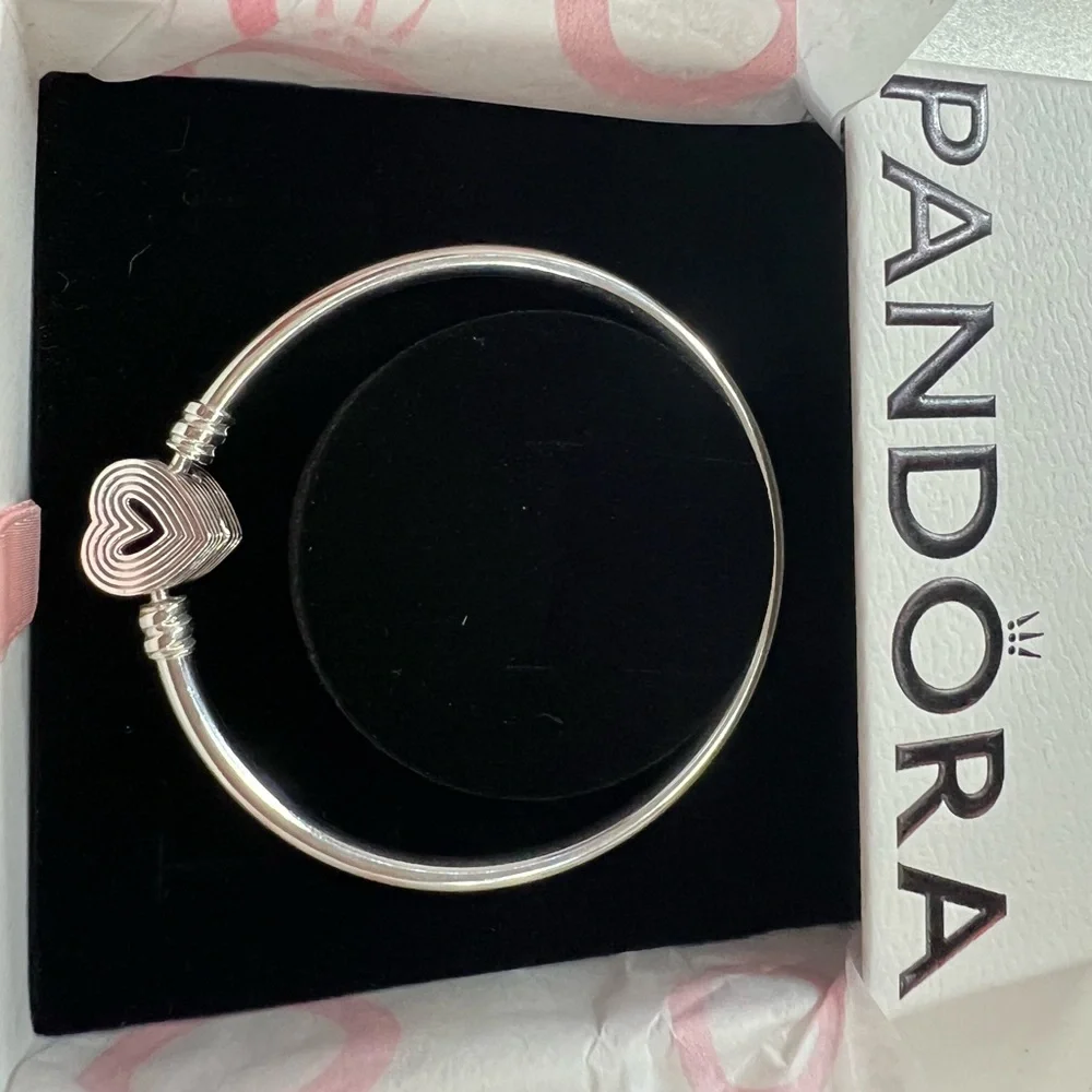 Pandora Silver Heart Bracelet - Picture 2 of 4